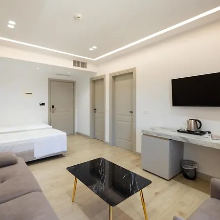 Chimaera Hotel