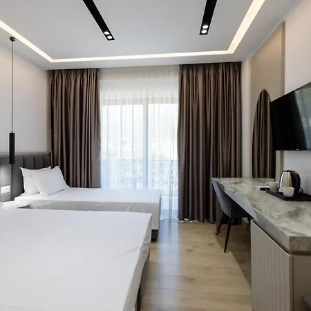Chimaera Hotell 4*
