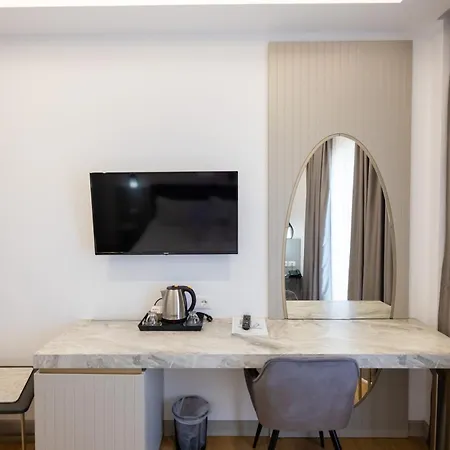 Chimaera Hotell 4*