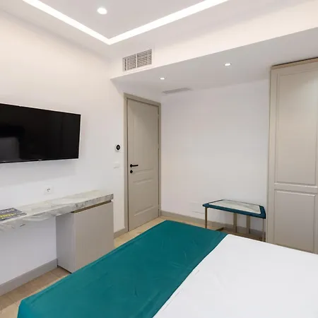 Hotell Chimaera 4*