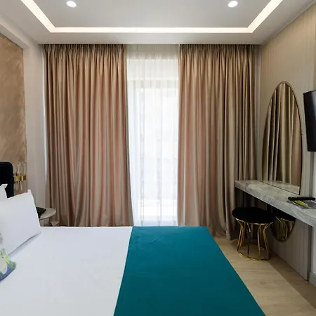 Chimaera Hotel 4*
