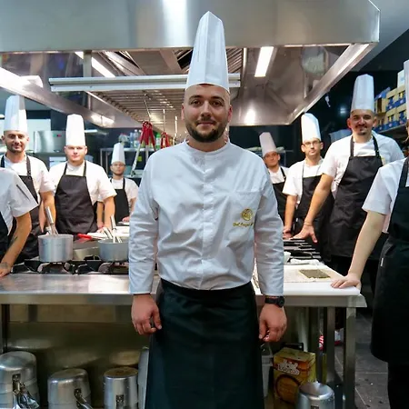 Chimaera ホテル 4*