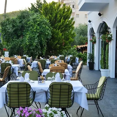 Otel Chimaera 4*